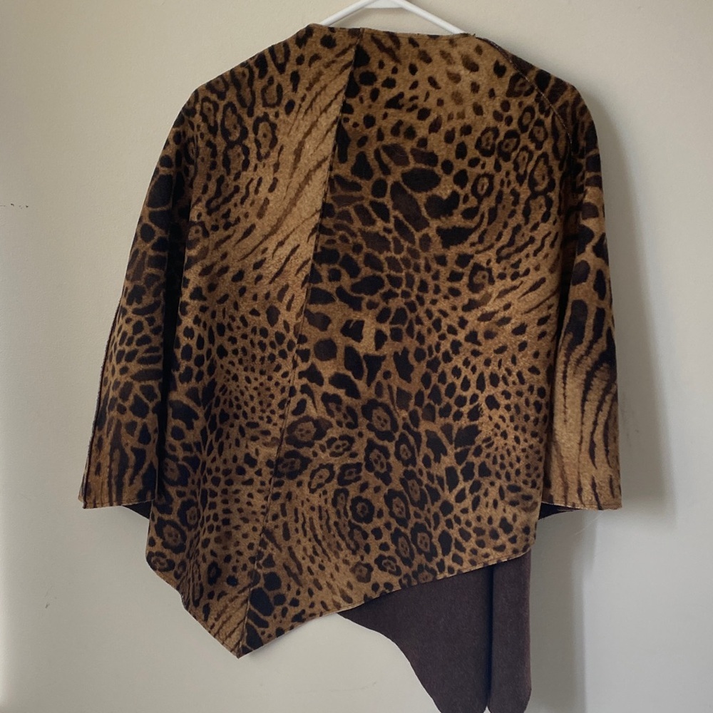 Jones New York Leopard Print Poncho - Picture 4 of 4